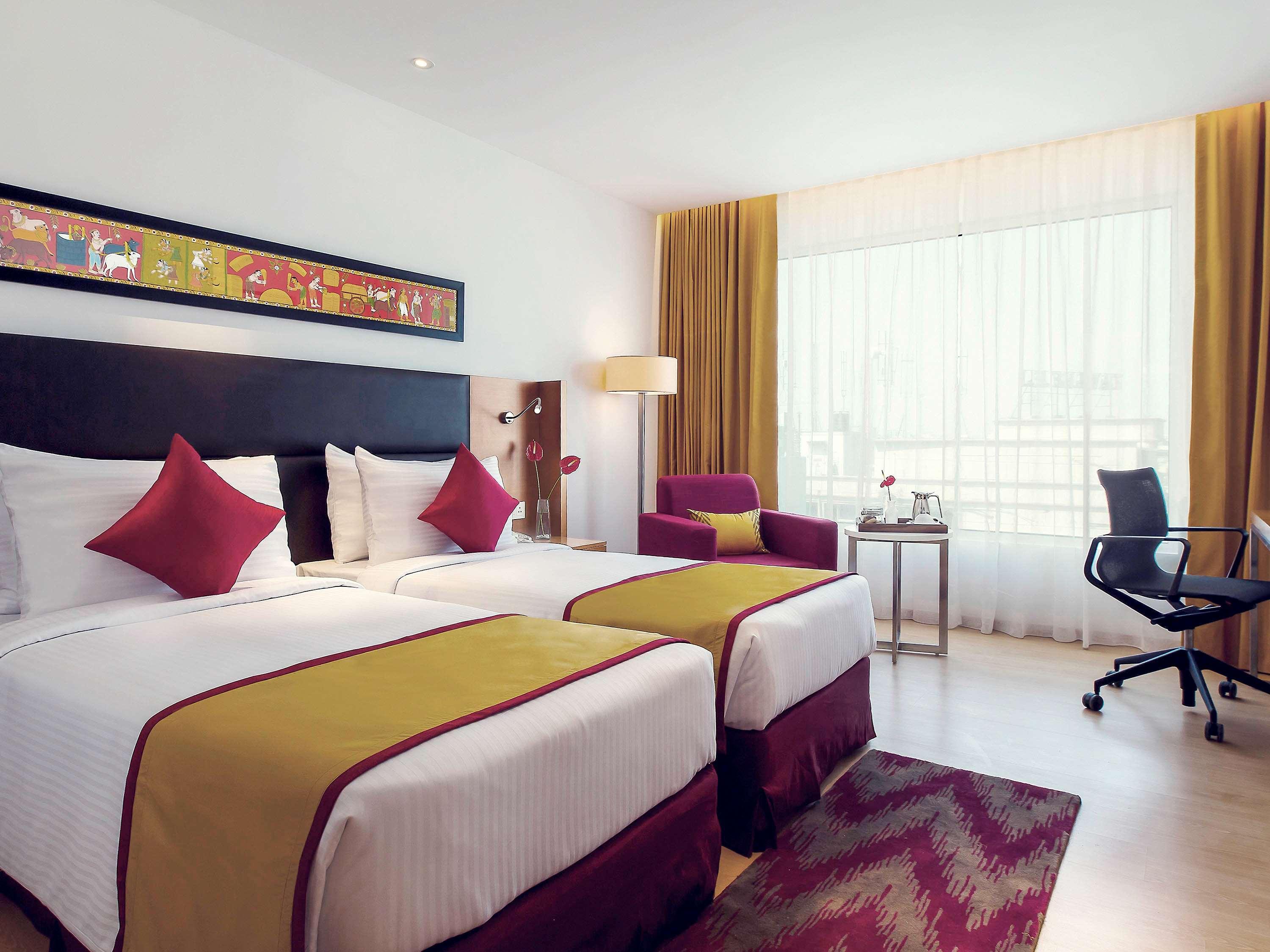 Mercure Hyderabad Kcp Banjara Hills, An Accor Hotel Exterior foto A room at the hotel