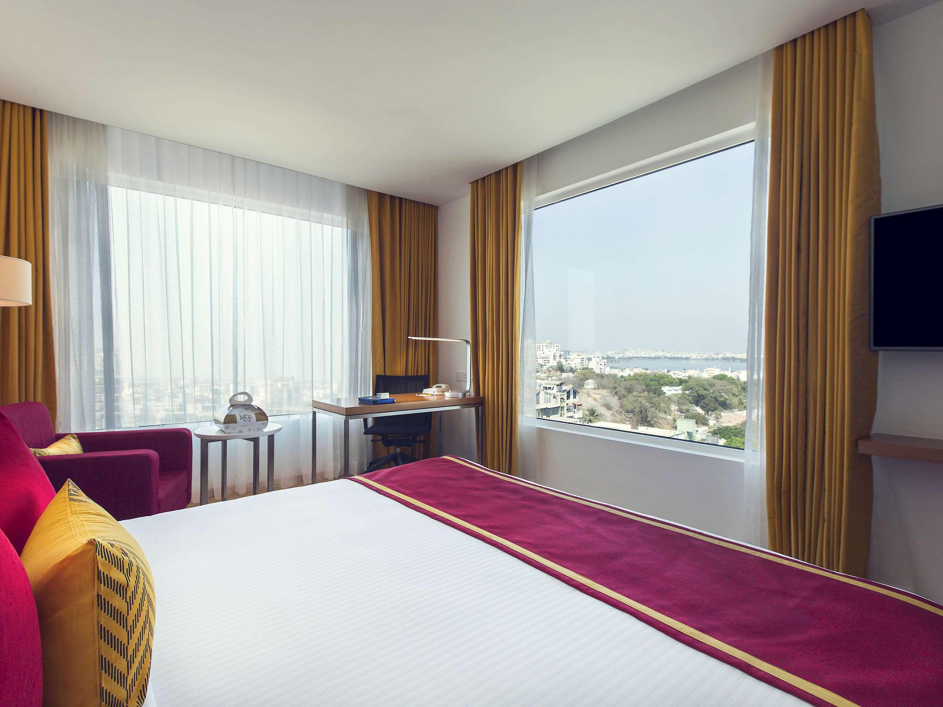 Mercure Hyderabad Kcp Banjara Hills, An Accor Hotel Exterior foto A room at the hotel