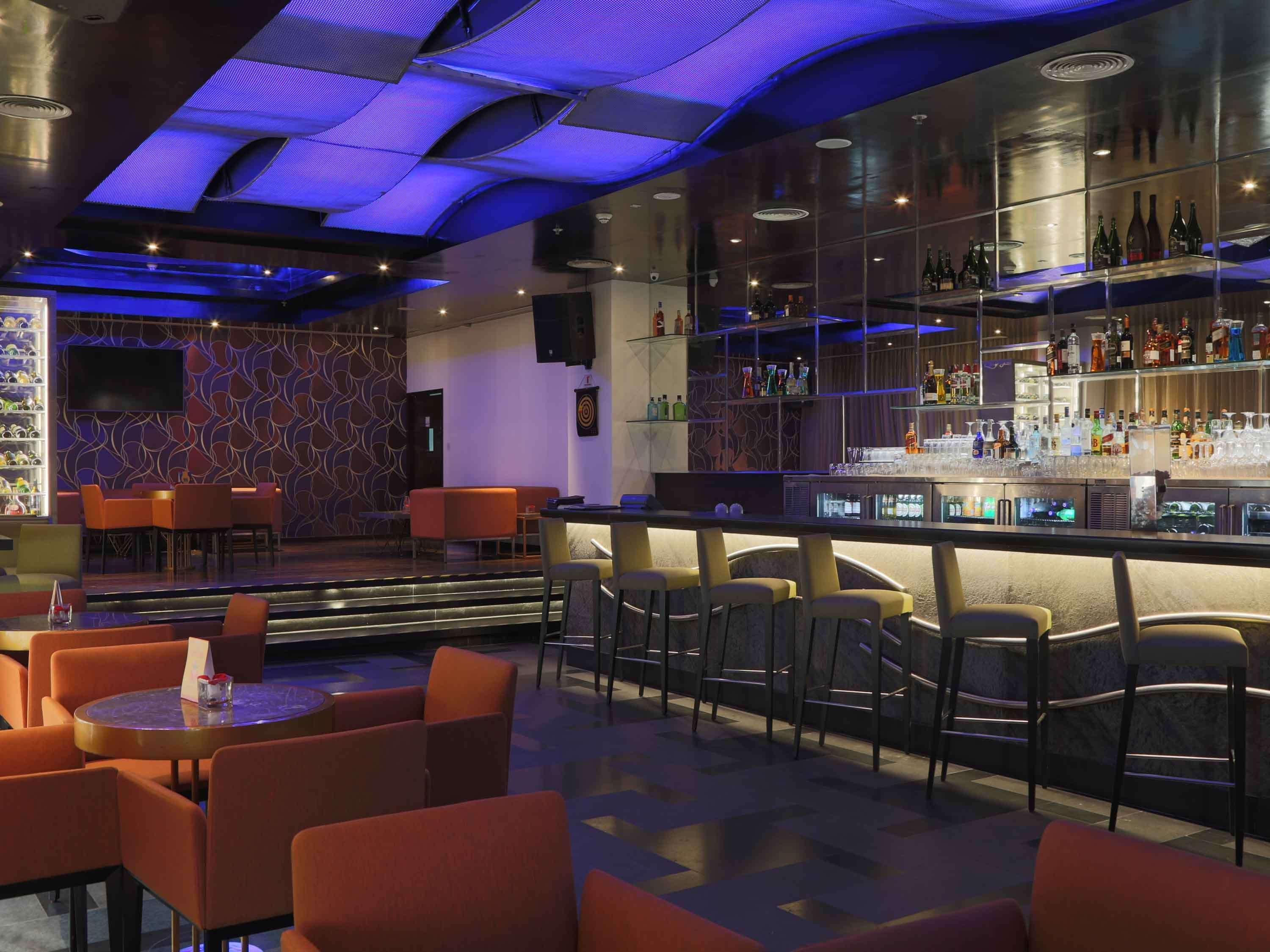 Mercure Hyderabad Kcp Banjara Hills, An Accor Hotel Exterior foto The bar at the 101 bar