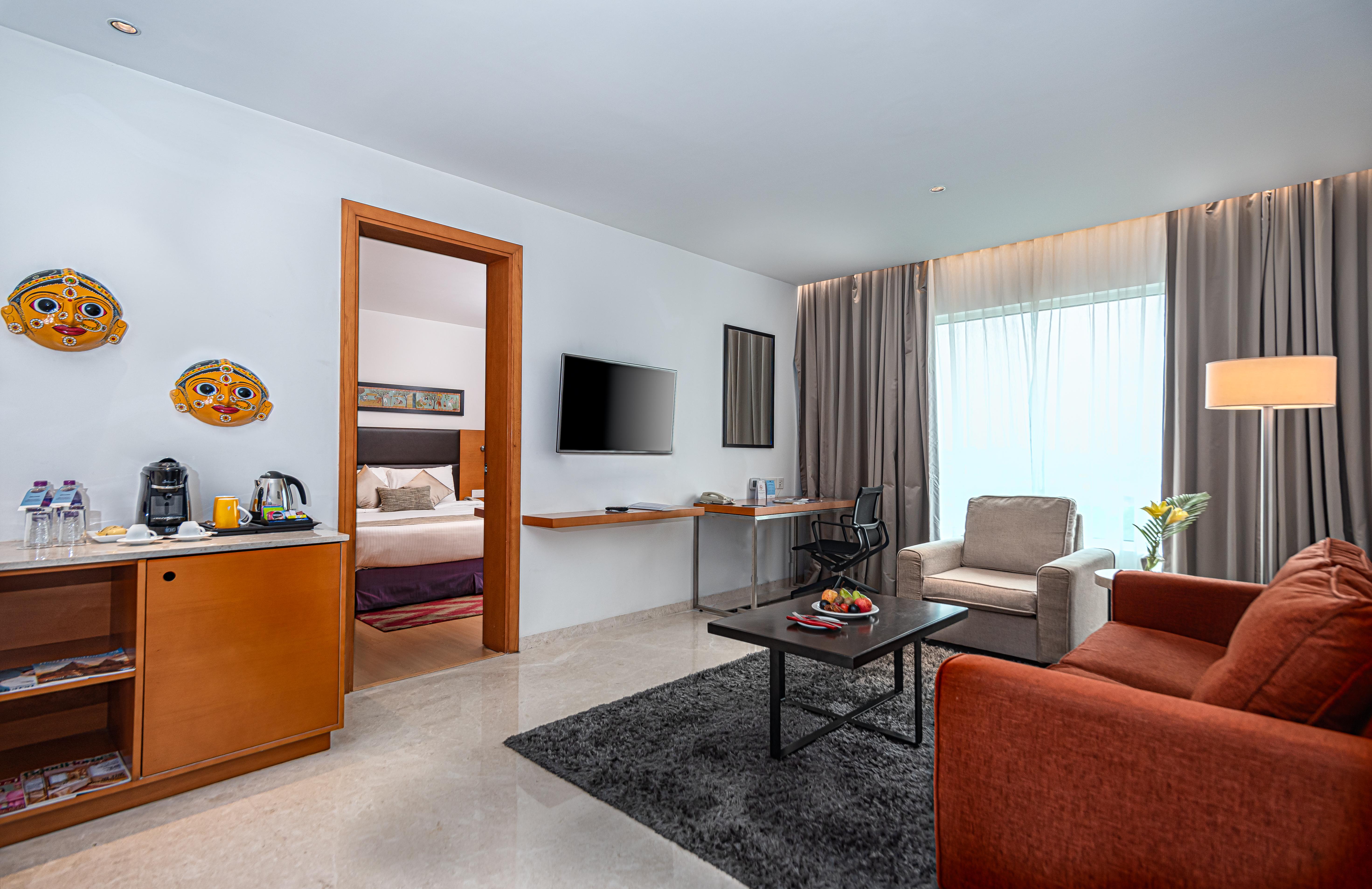 Mercure Hyderabad Kcp Banjara Hills, An Accor Hotel Exterior foto Suite