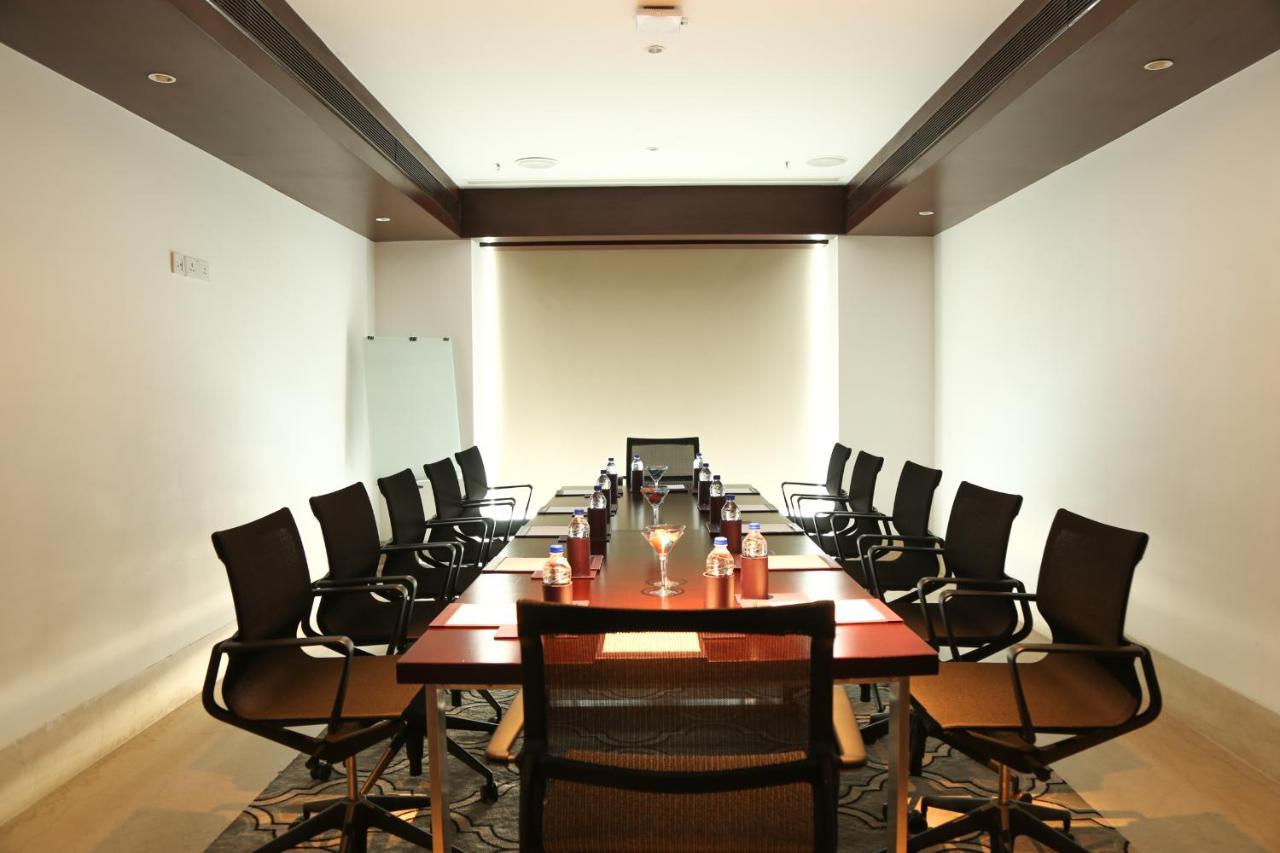 Mercure Hyderabad Kcp Banjara Hills, An Accor Hotel Exterior foto A boardroom
